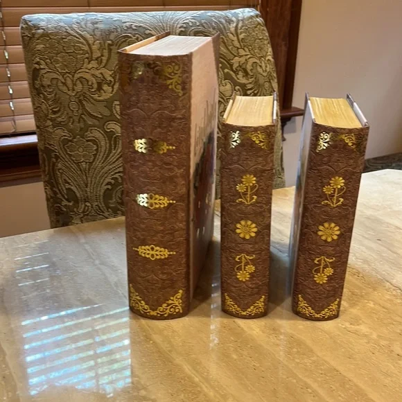 Fake Book Box, it looks like real books used for storage or decoration. - Picture 14 of 14